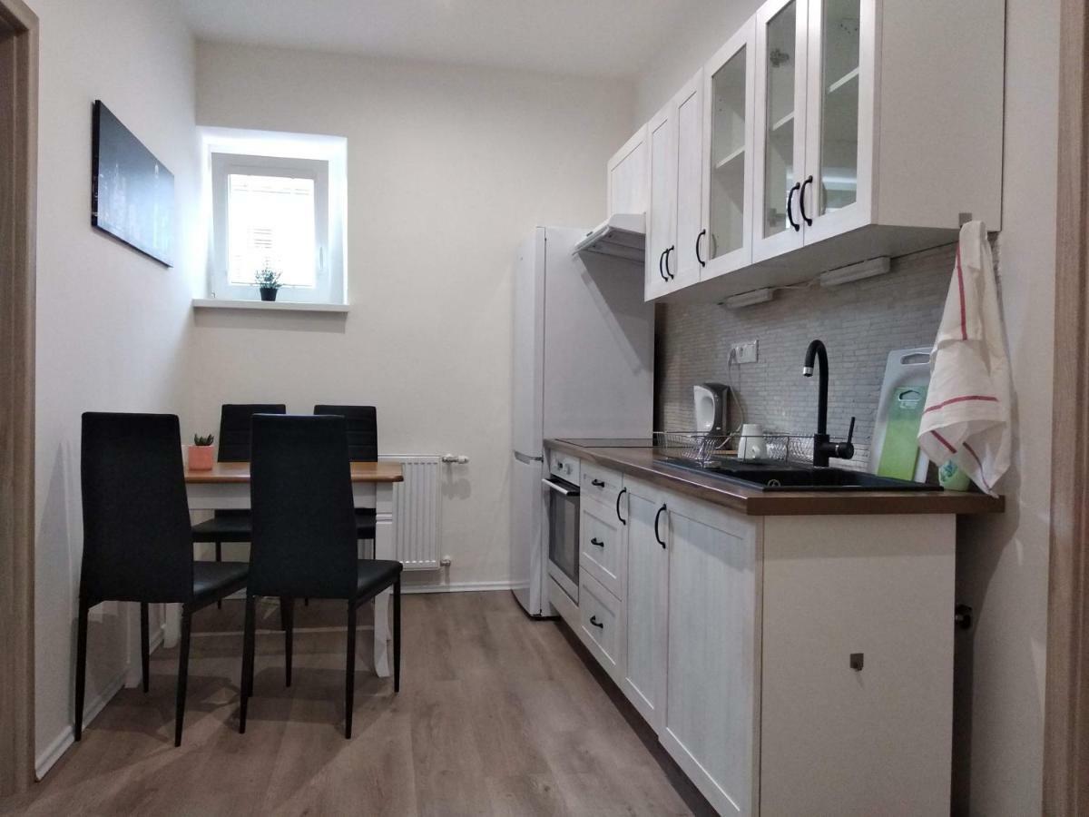 Kate & Jenny Apartments - Cosy Place In The City Center Bratislava Exteriör bild
